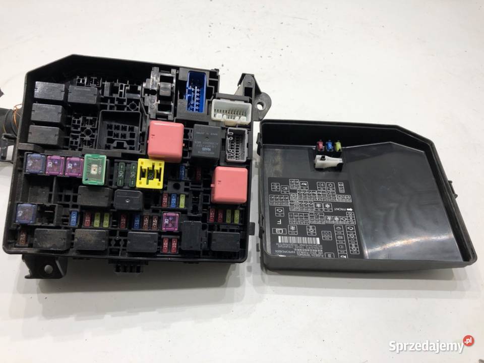 SKRZYNKA BEZPIECZNIKÓW MITSUBISHI OUTLANDER III podkarpackie