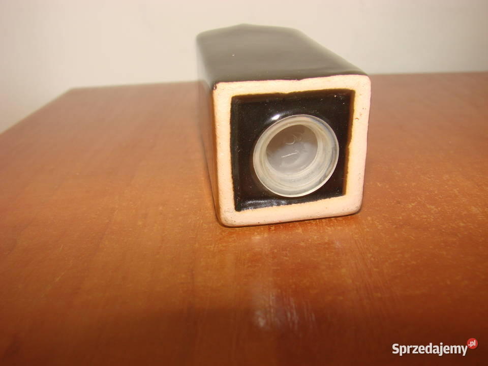 czarna ceramiczna solniczka czarny Pruszcz Gdański