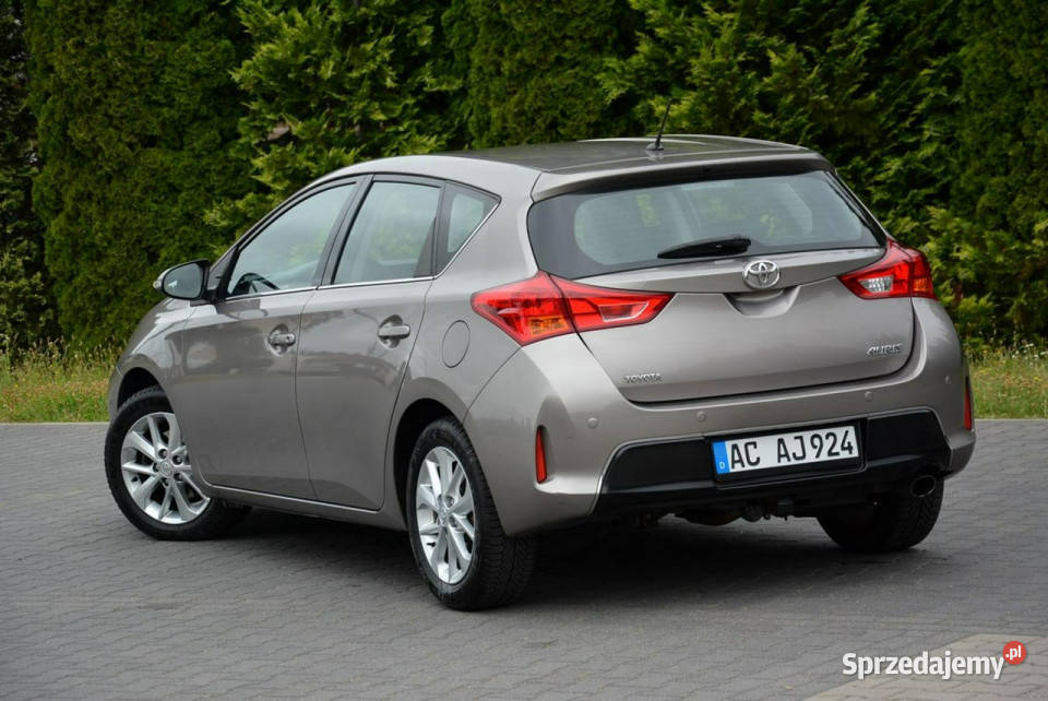 Toyota Auris Executive Navi Ledy Kamera Park elektrochrom. lusterko wst. Toyota Ostrów Mazowiecka