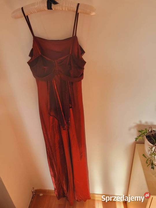 Długa suknia satynowa wielkopolskie