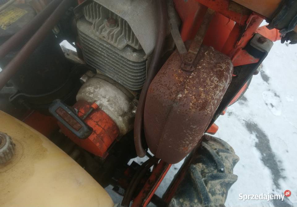 Opryskiwacz solo minor samojezdny z nadmuchem Urzędów