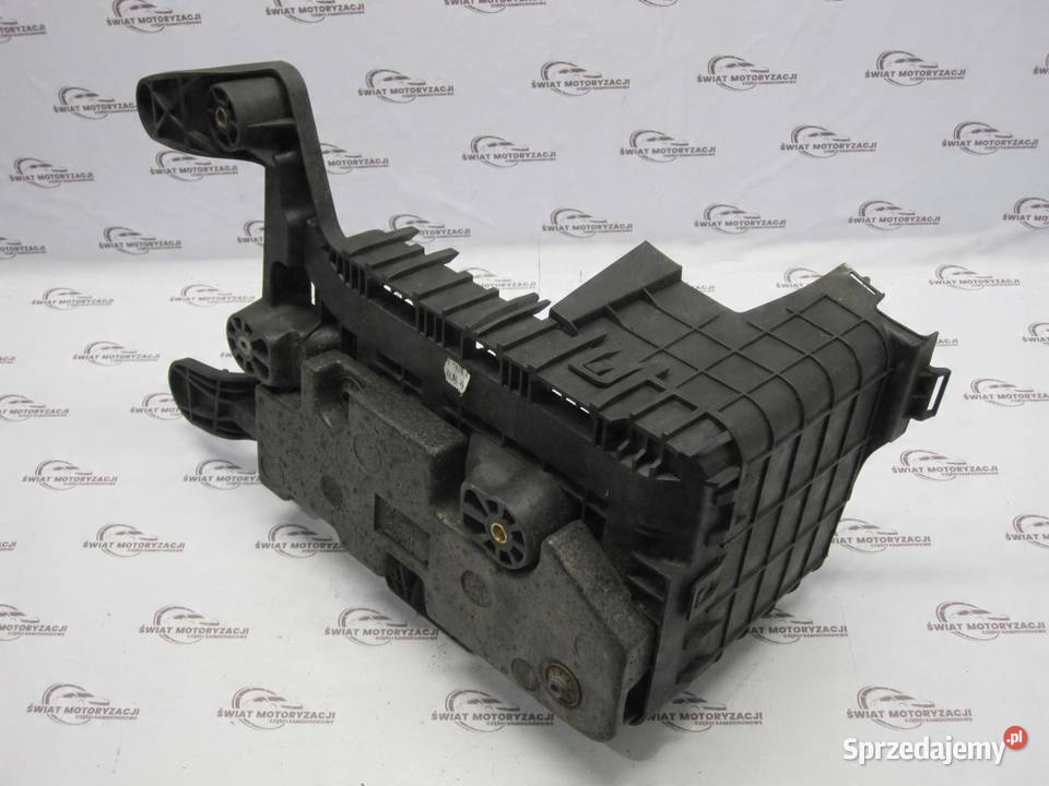 PASSAT B7 13r obudowa akumulatora 1K0915333