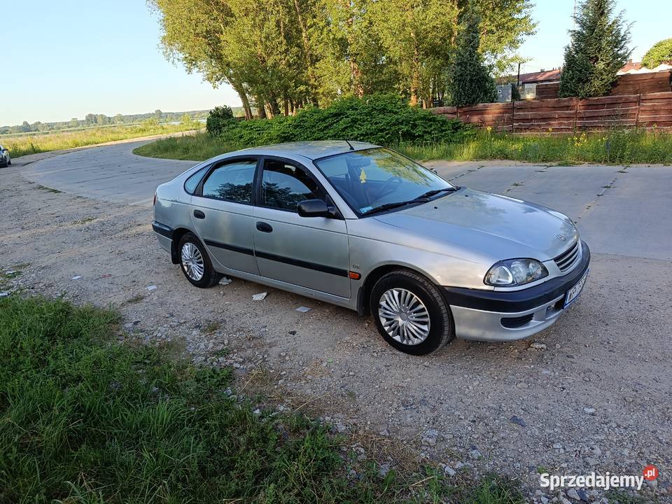 Toyota Avensis 18 gaz LPG długie opłaty manualna Avensis Płock