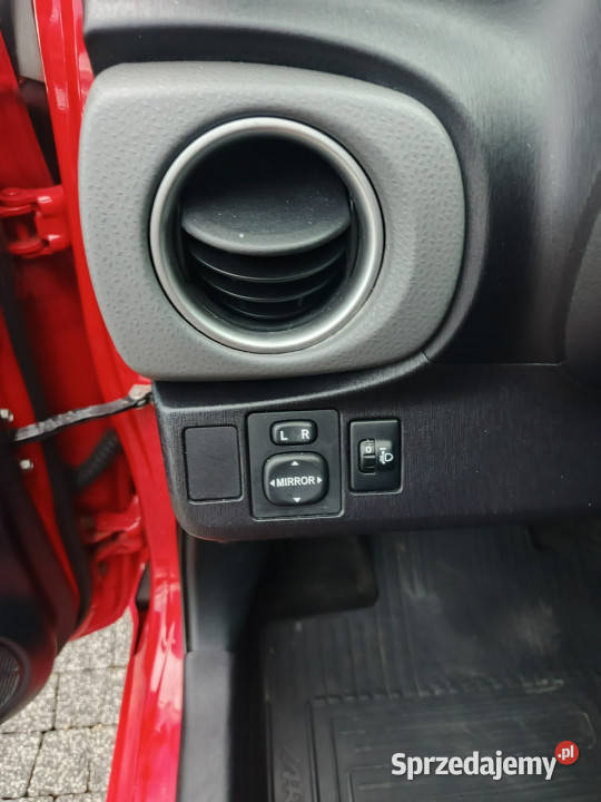 Toyota Yaris 13 benzyna opłatach III 20112019 manualna Chełm