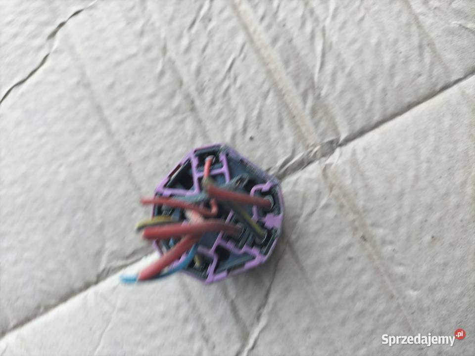 KOSTKA STACYJKI AUDI 4A0971975 osobowe Kamień-Kolonia