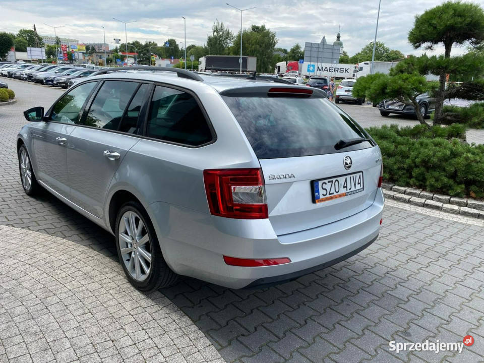 koda Octavia klima ACC multifunkcja tempomat srebrny
