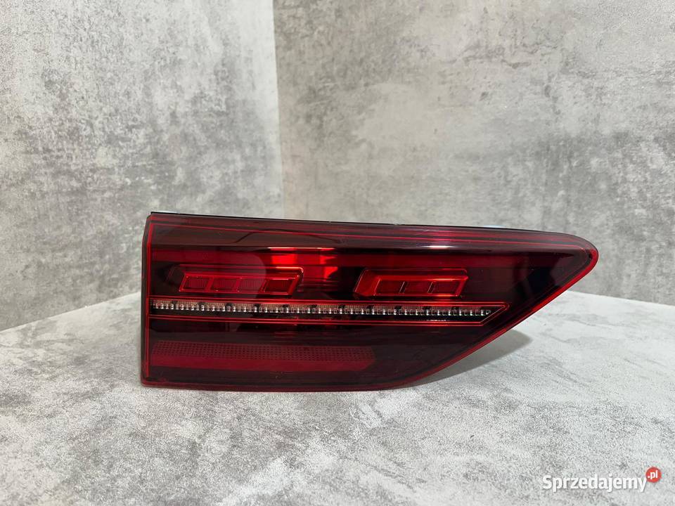 VW GOLF VIII LAMPA TYŁ LEWY TYLNA LEWA W KLAPĘ osobowe Oświetlenie Wijewo