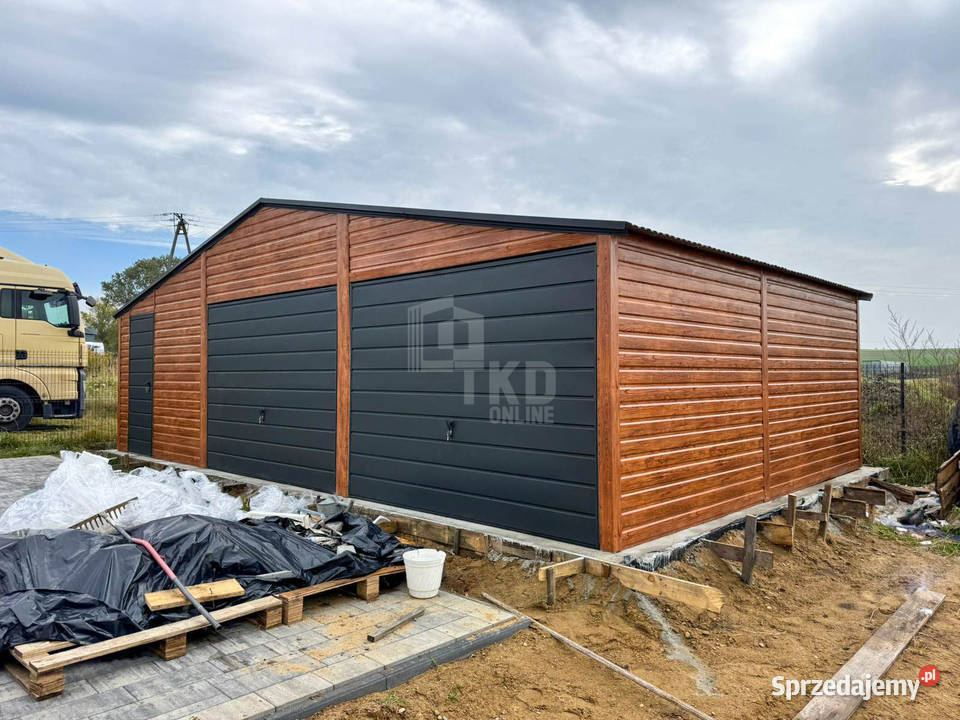 Garaz blaszany 9x6m 2 x brama uchylna drzwi