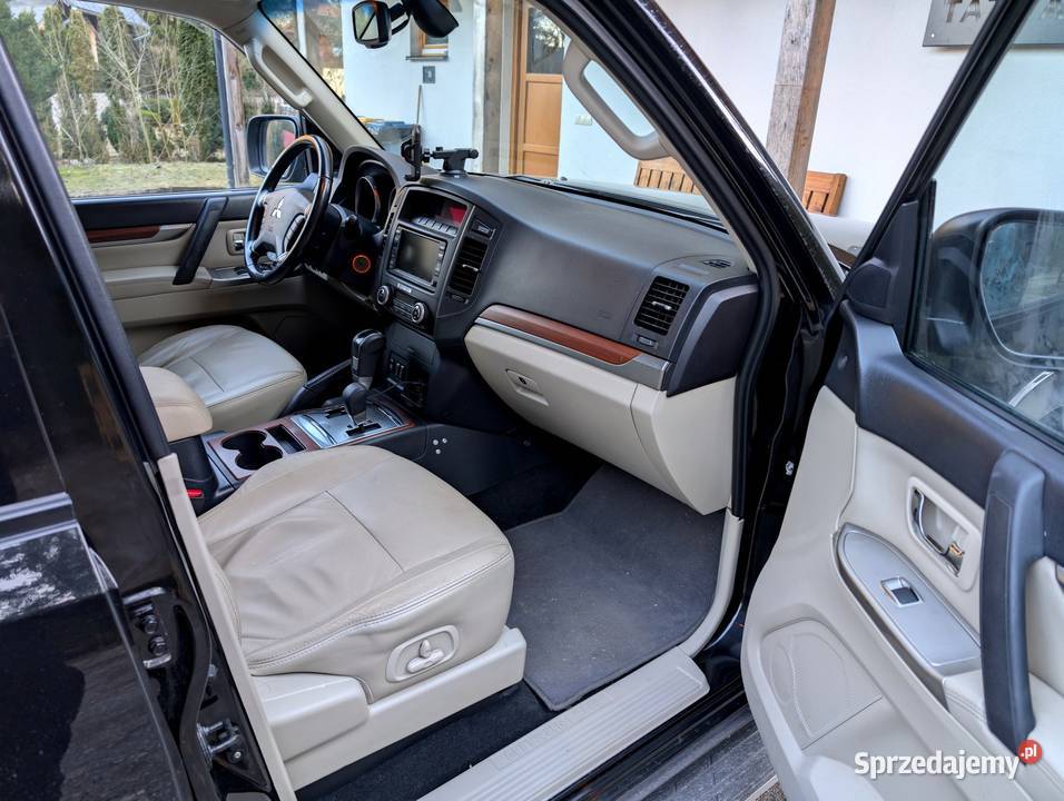 Mitsubishi Pajero IV 32 DiD Instyle AT 2012 7 Rok produkcji 2012