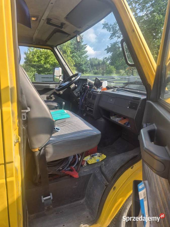 Iveco Pomoc drogowa holownik VAT marża Wieliczka