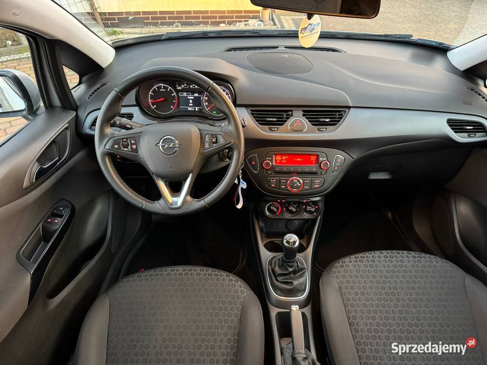 POLSKI SALON NIEWIELKI PRZEBIEG BEZWYPADKOWY benzyna Szczecin