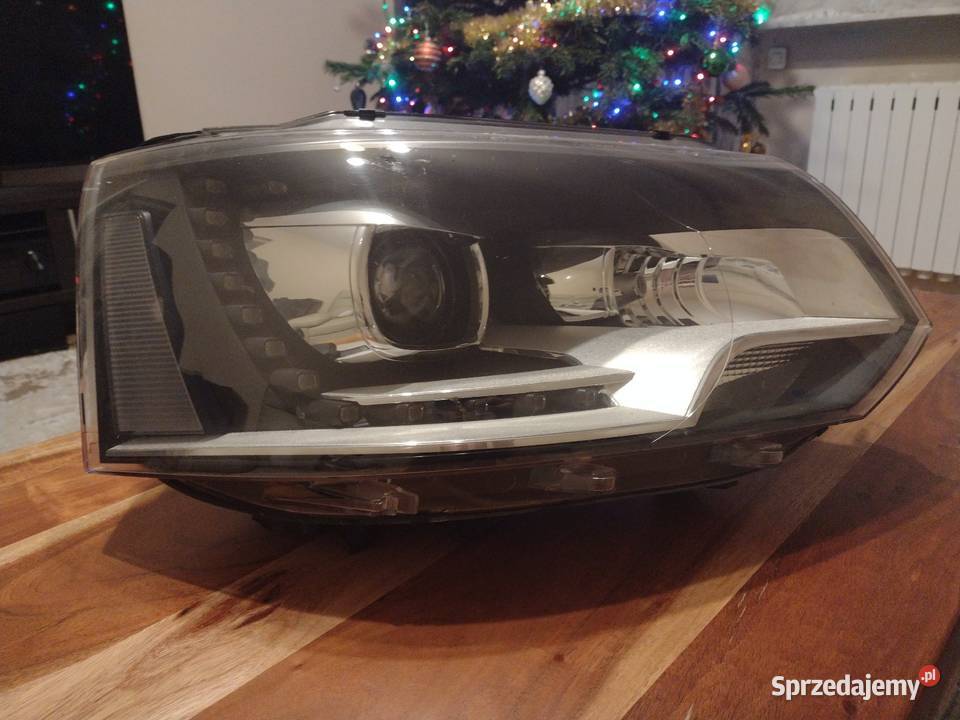 VW T5 prawa lampa xenon LED 7E5 941 016 11S Radom