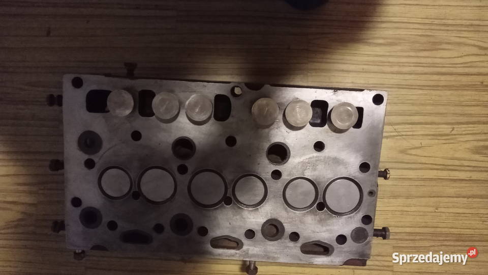 Głowica do Perkinsa 3 cylindrowego Pozostałe Reda