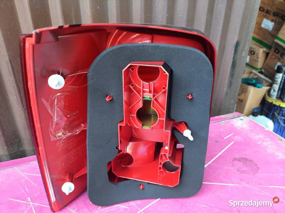 Volkswagen Passat b5 97 r combi lampa tylna Pruszków