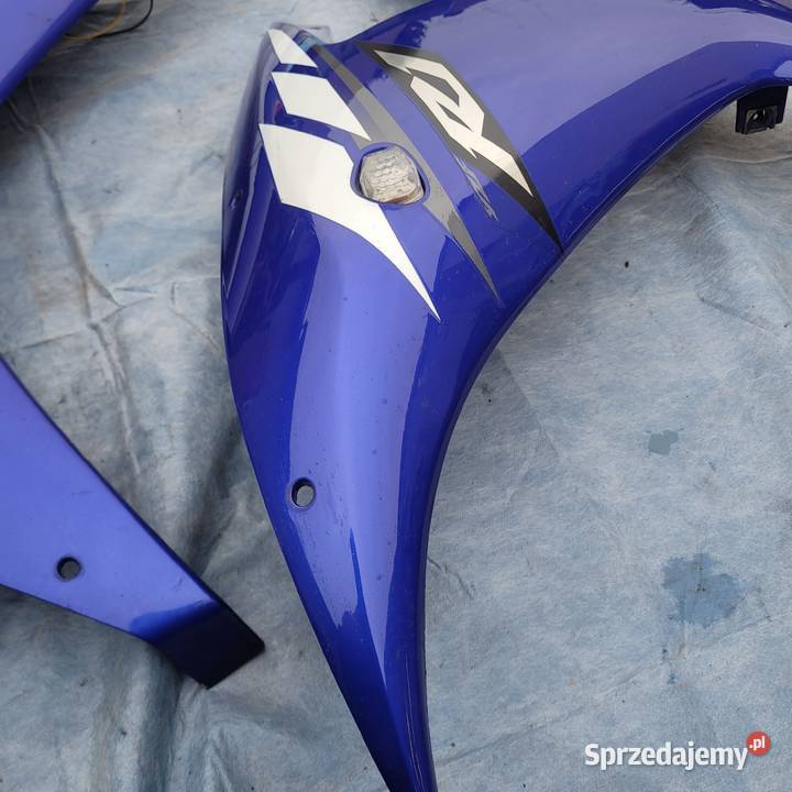 Yamaha R1 RN09 0203 owiewka owiewki bok Nowy Tomyśl