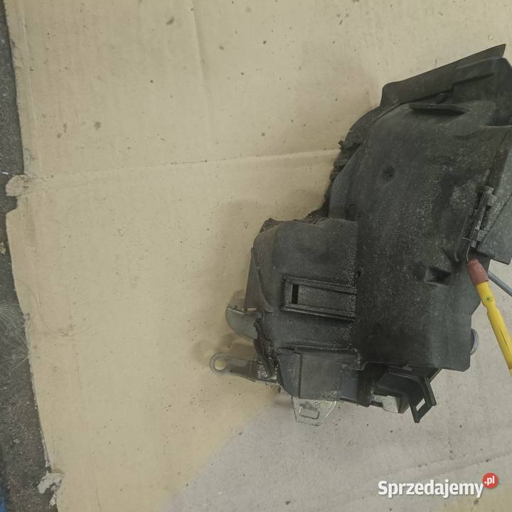 Zamek drzwi prawy przód BMW E39 osobowe Mieroszyno