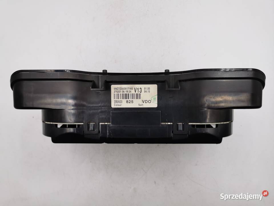 Licznik Zegary VW Passat B5 20 3B0920825