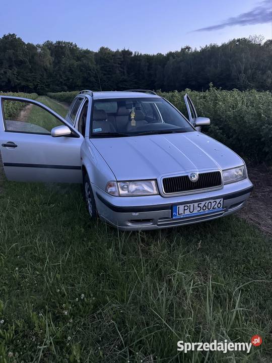 Skoda octavia 1999 kombi hak 16 benzyna Kazimierz Dolny sprzedam