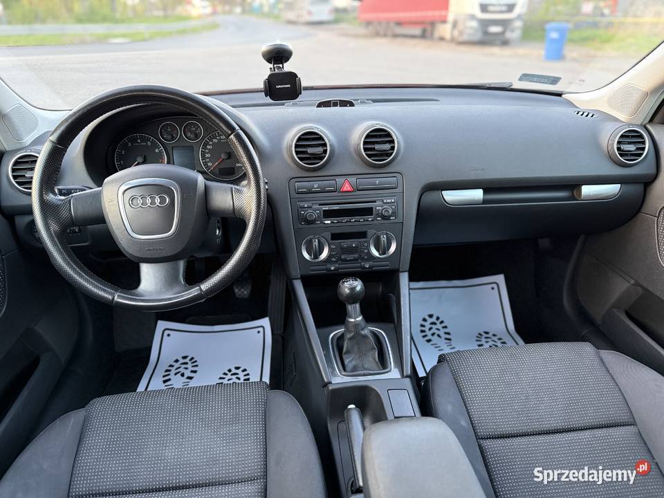 Audi A3 2005 16 Benzyna LIFT Climatronic ASR (kontrola trakcji) Poznań sprzedam