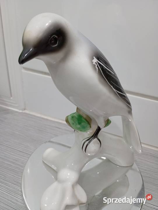 Piękna figurka ptaka
