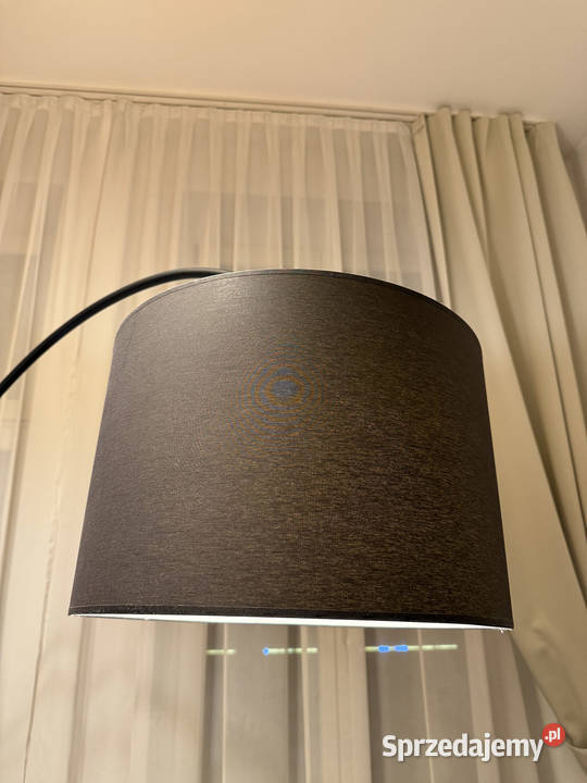 Czarna lampę podłogową nowoczesny design sprzedam