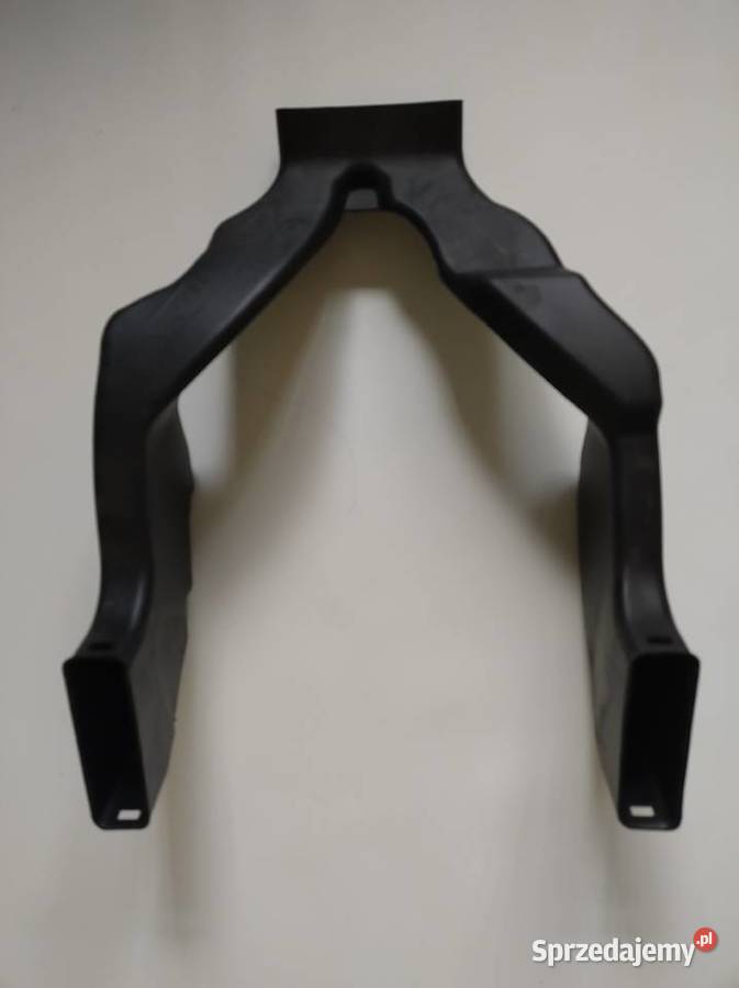 Kanał wentylacyjny konsoli środkowej AKlasa Katowice