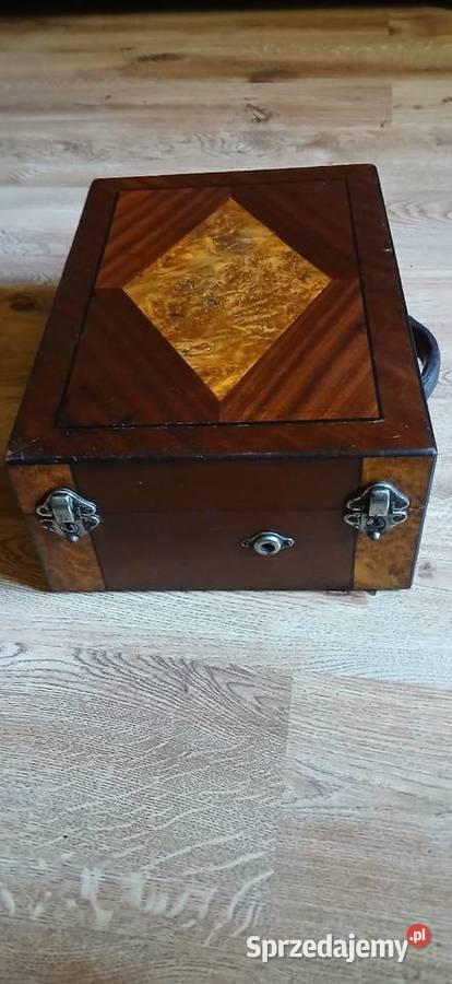 Stary gramofon patefon z lat 20 tych