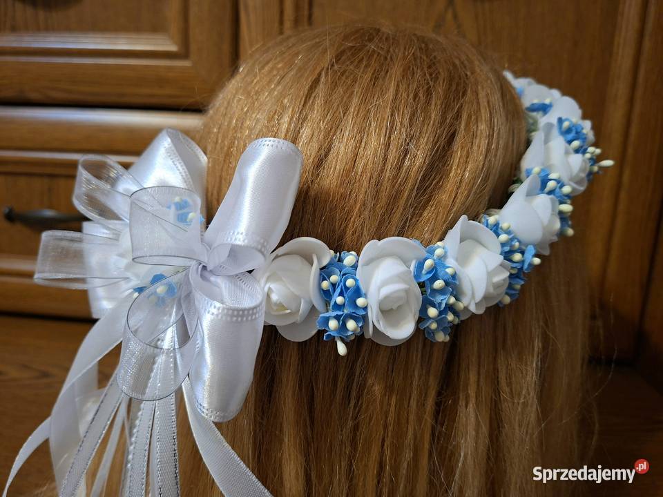Wianek komunijny biało niebieski z mazowieckie Borów