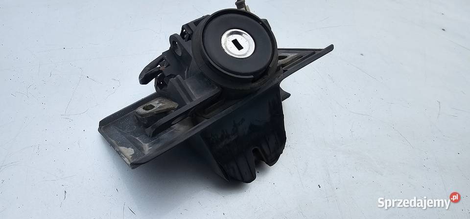 Zamek klapy tył mercedes w202 sedan Zbąszyń