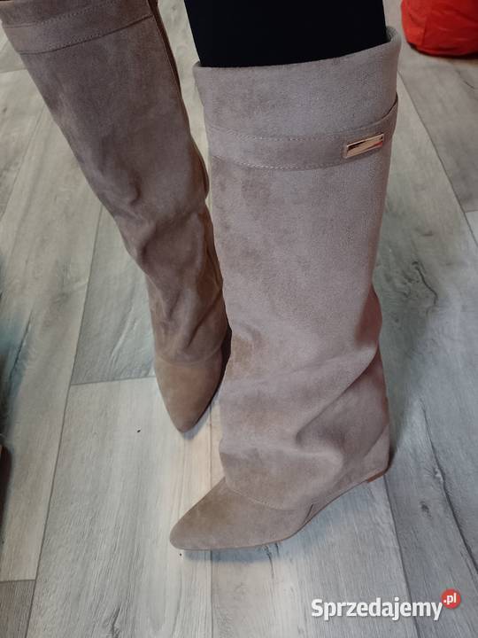 40 Beżowe wygodne kozaki kowbojki na koturnie inna Kozaki Obuwie Kraków