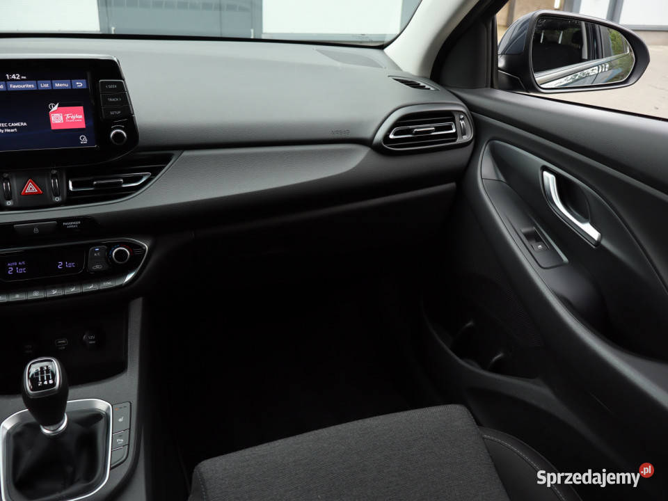 Hyundai i30 15 DPI asystent pasa ruchu