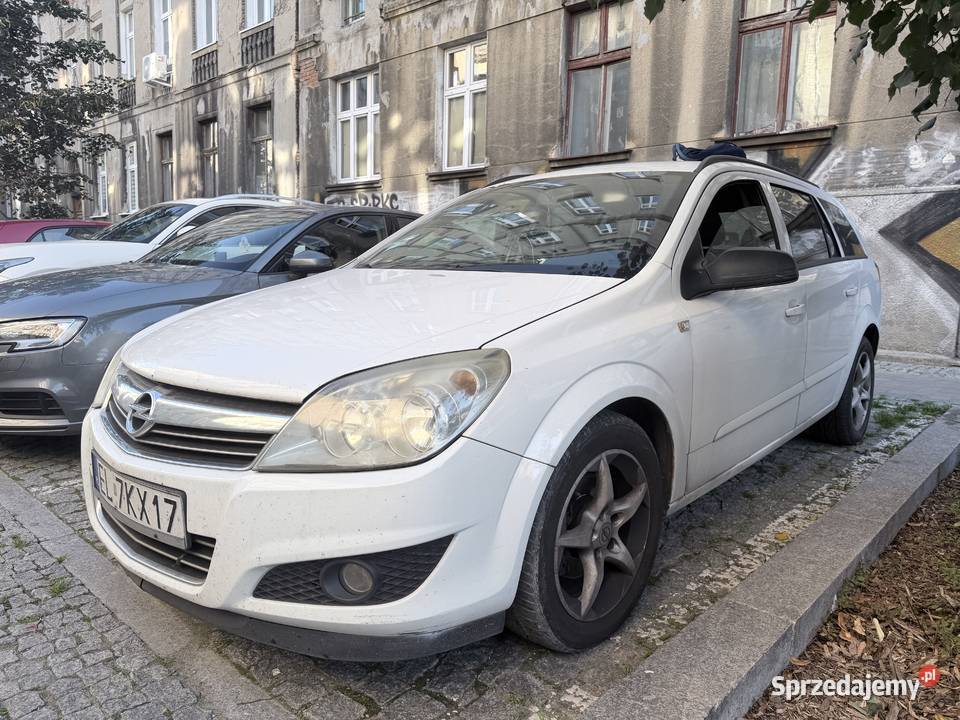 syndyk sprzeda Opla Astra uszkodzony Łódź