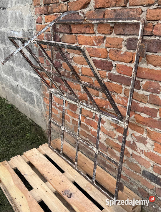 PIĘKNE STARE OKNO METALOWE 132 X 102 UCHYLNE Bielawa