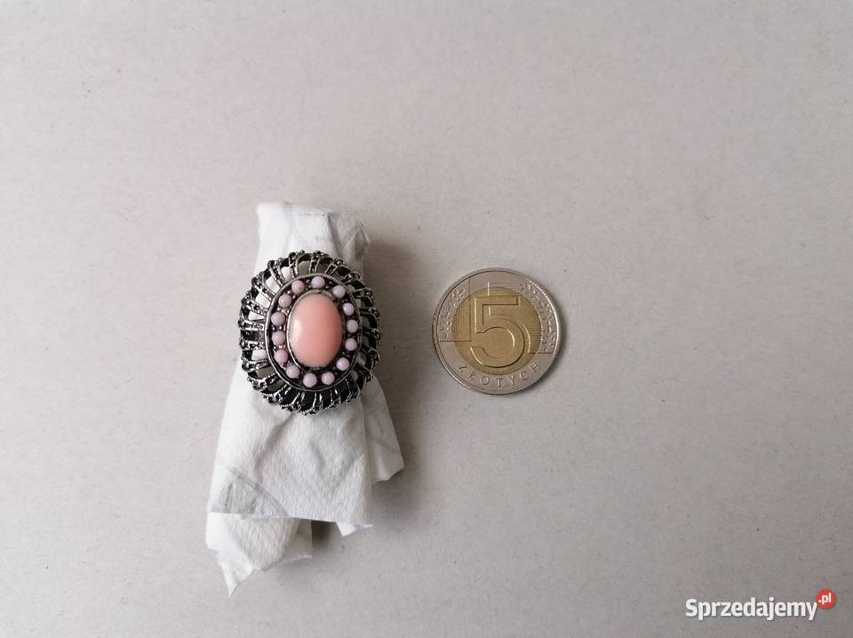 DUŻY PIERŚCIONEK W STARYM STYLU STAL Łódź sprzedam