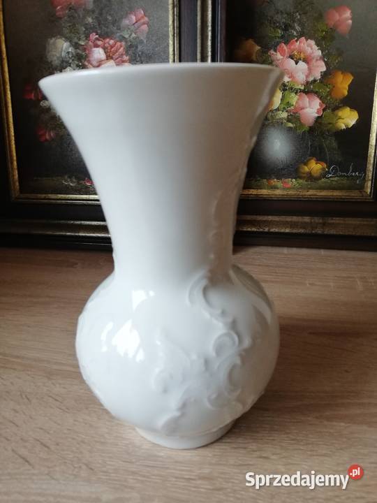 Biały porcelanowy wazonik Porcelana i szkło Gorlice