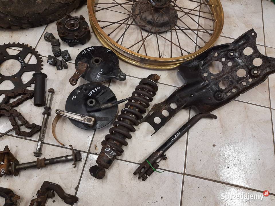 Suzuki DR 250 części koło bak wahacz amor oś dolnośląskie Jelenia Góra