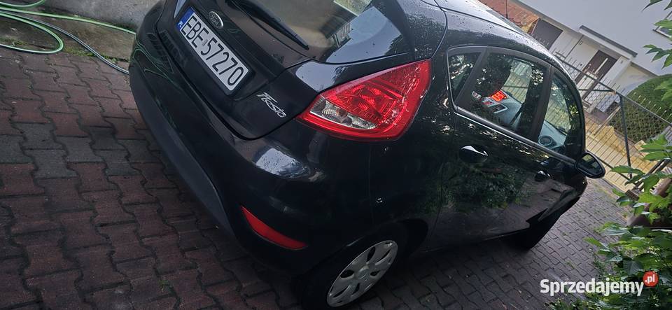 Ford Fiesta MK7 125 Benzyna 2011 5D Klimatyzacja Rok produkcji 2011 Samochody osobowe Bełchatów