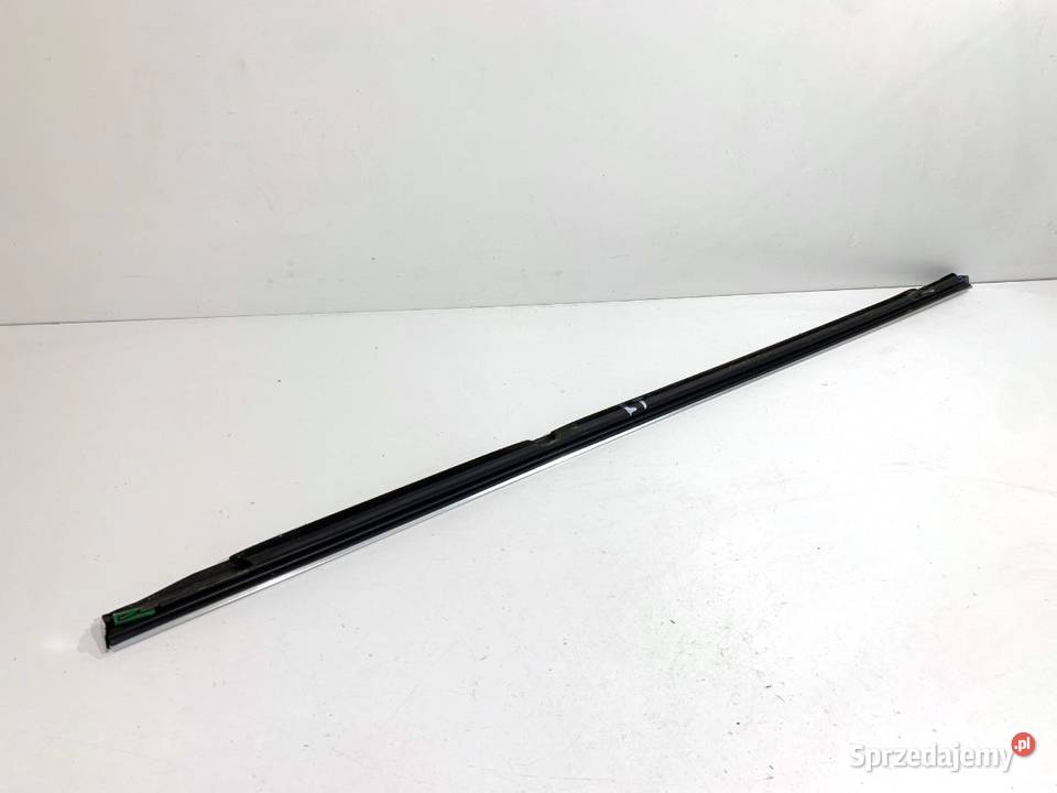 LISTWA ZGARNIAJĄCA TYŁ LEWY MERCEDES W176 osobowe Listwy