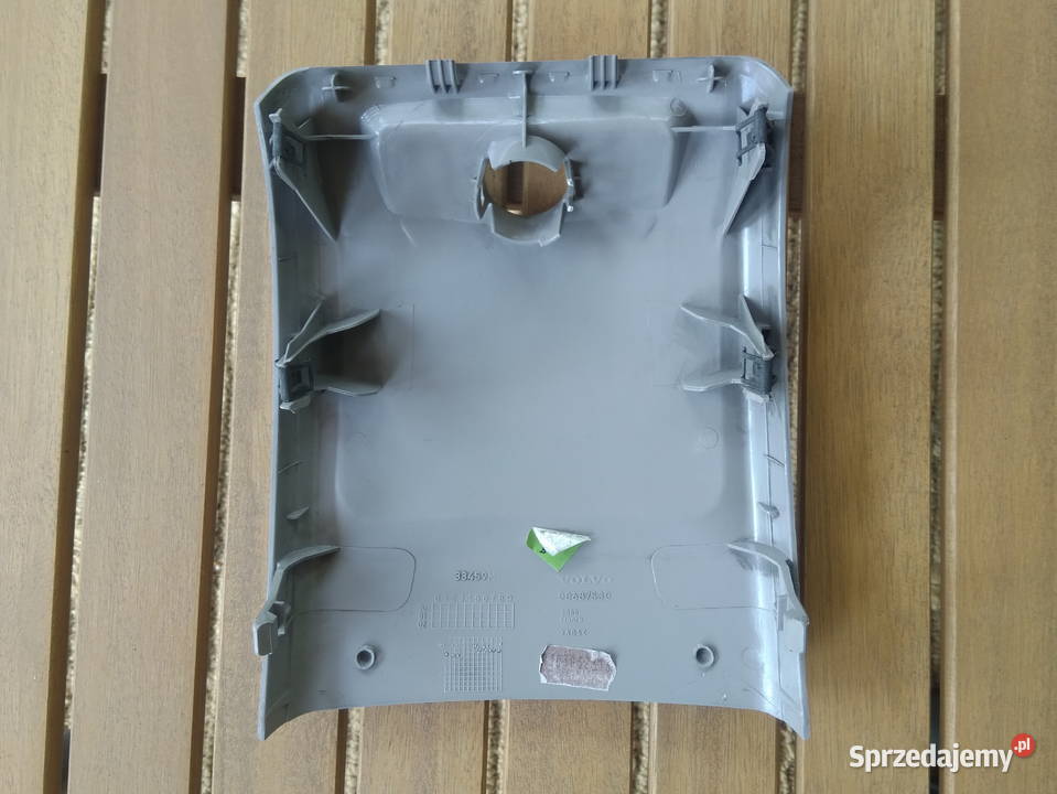 Zaślepka tunelu z gniazdem zapalniczki Volvo S40