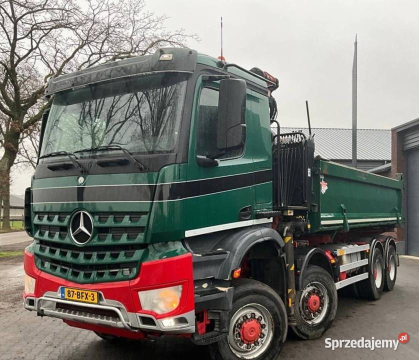 4 osiowa wywrotka 8x8 z dzwigiem Mercedes Warszawa