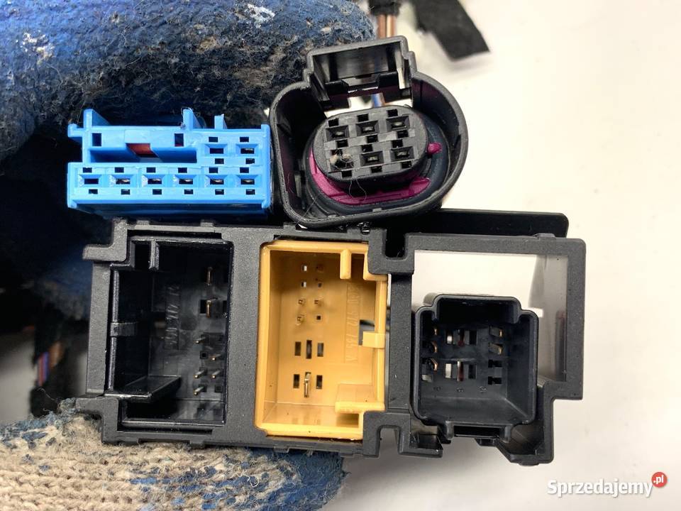 WIĄZKA KLAPY BAGAŻNIKA TYŁ VW PASSAT B8 Klapy bagażnika Części samochodowe