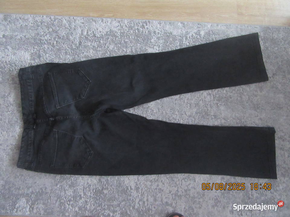 Czarne męskie spodnie Jeans