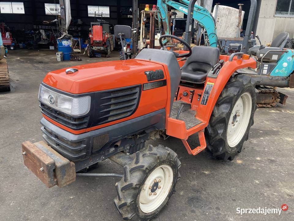 Kubota T240 mocny i niezawodny traktor 24 Skała