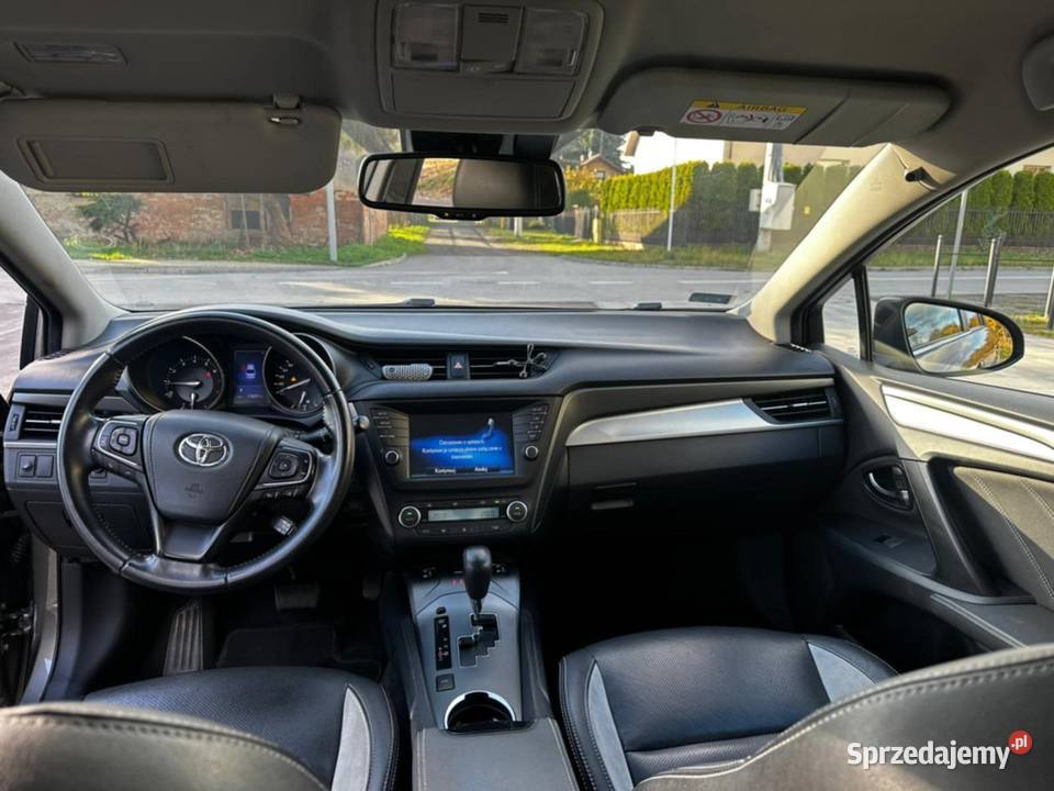 Toyota Avensis III 2017 20 Benzyna 152 Automat asystent pasa ruchu Grójec