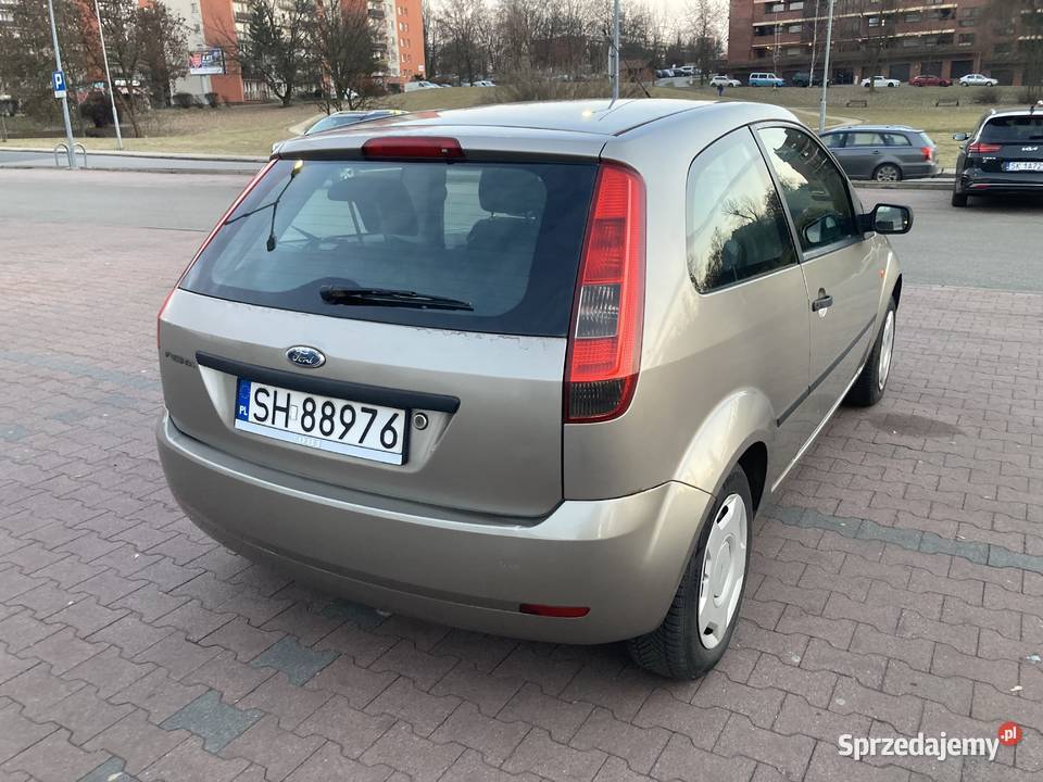 Ford Fiesta 13 Benzyna garażowany Chorzów sprzedam
