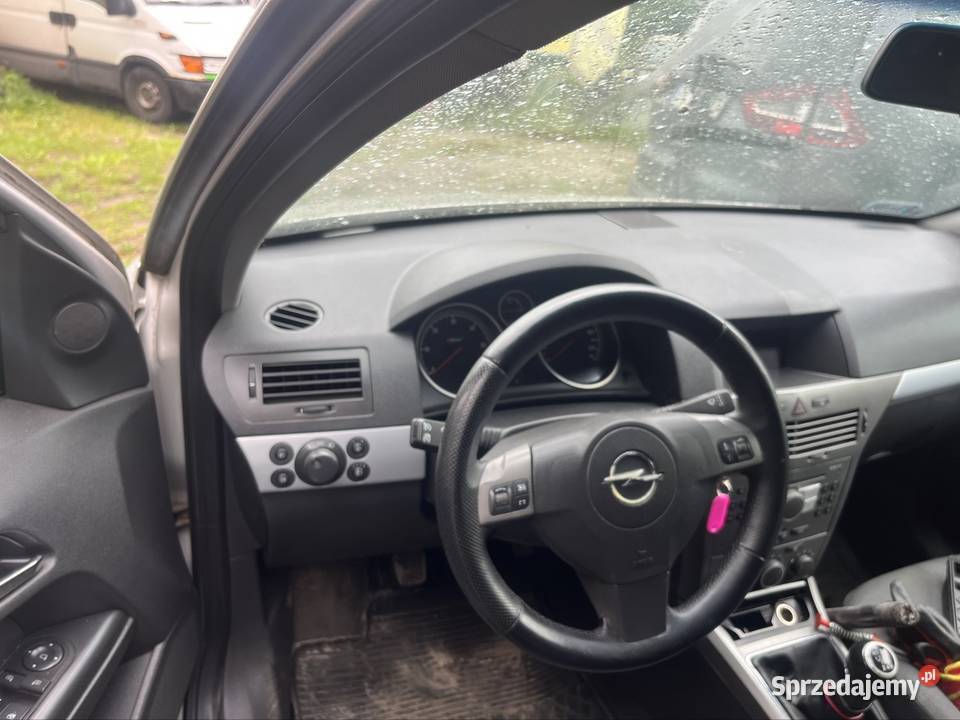 Opel astra h 3 na części w całości Rok produkcji 2005 sprzedam