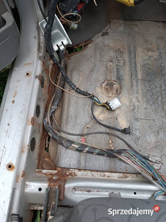 SUZUKI SWIFT z silnikiem z GTI i napędami z 108km Łazy