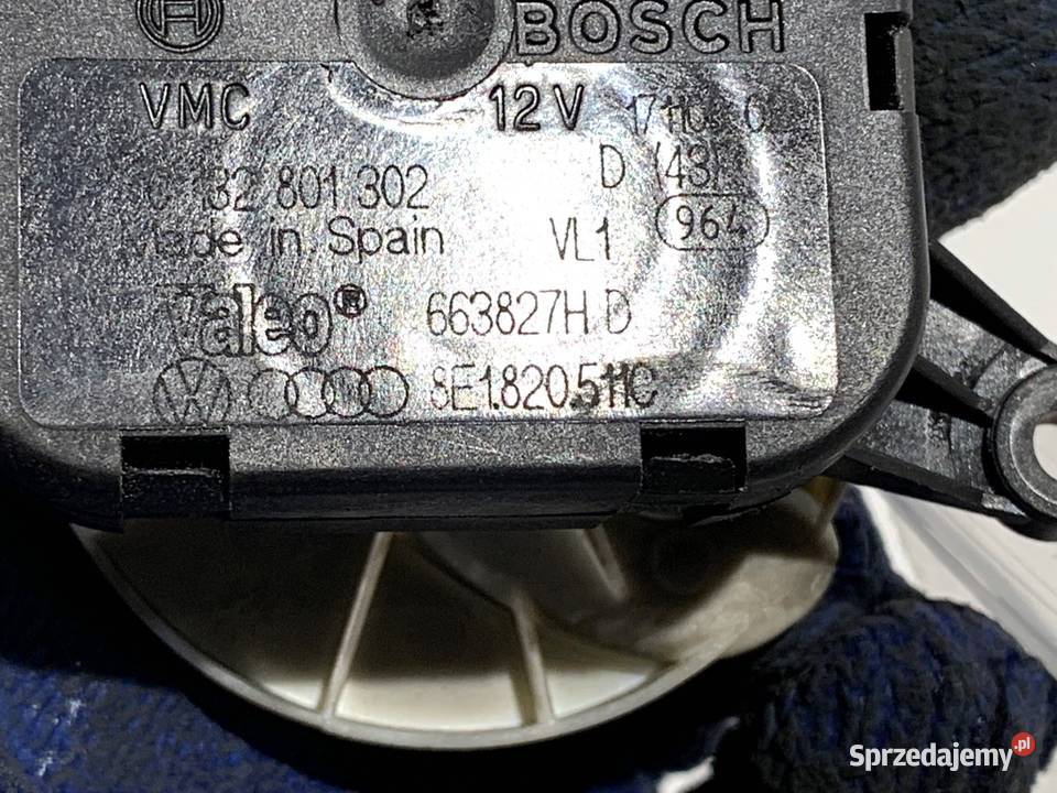 SILNIK NAGRZEWNICY AUDI 8E1820511C A4 B7 0408