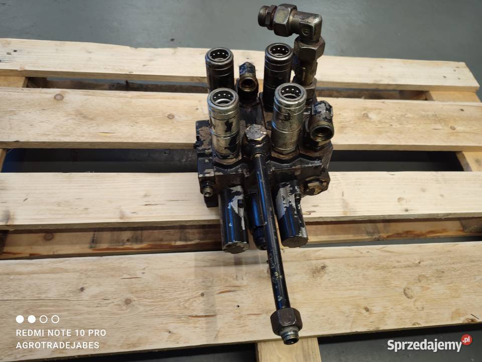 Rozdzielacz hydrauliczny 1 525 503 796 Rexroth Motoryzacja Wilkowo sprzedam