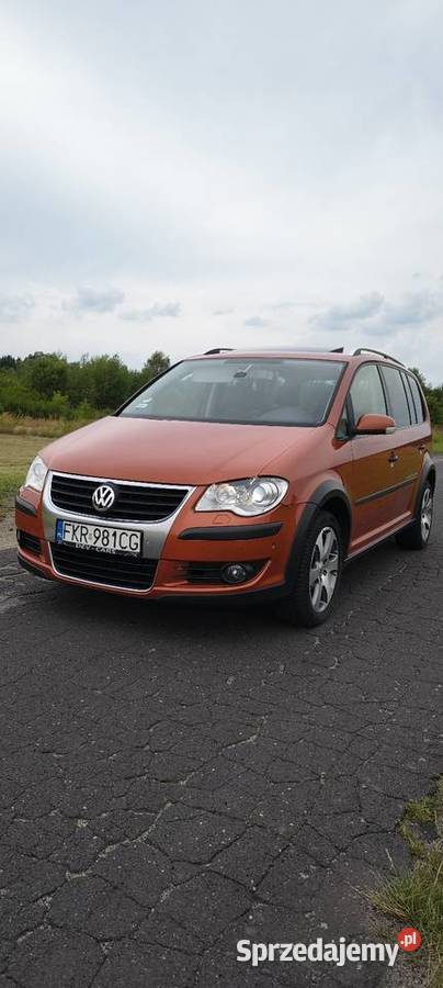 Volkswagen Touran Cross 7osobowy 20TDI BMM 140 Samochody osobowe Gubin sprzedam